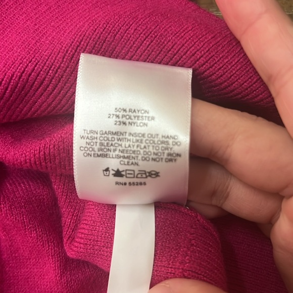 NWT Express Women’s Pink V-Neck Embellished Bow Cardigan
Size:Medium - Picture 6 of 6